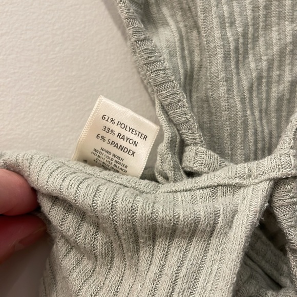 THE CLASSIC Green Lace up Back Halter Crop Top (L) - Picture 6 of 6